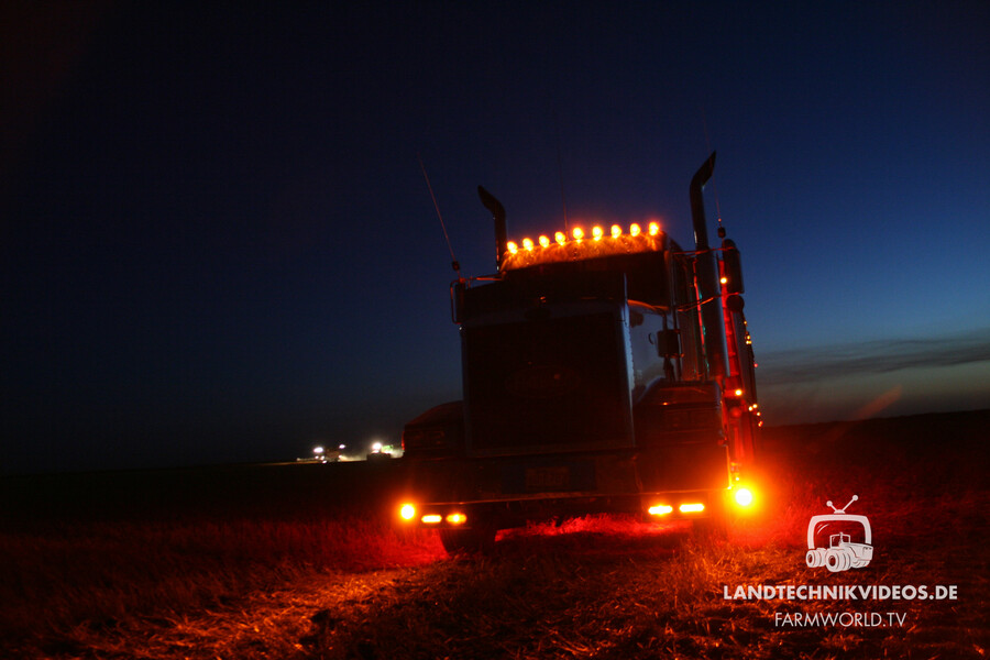 Grain Truck Canada_03.jpg